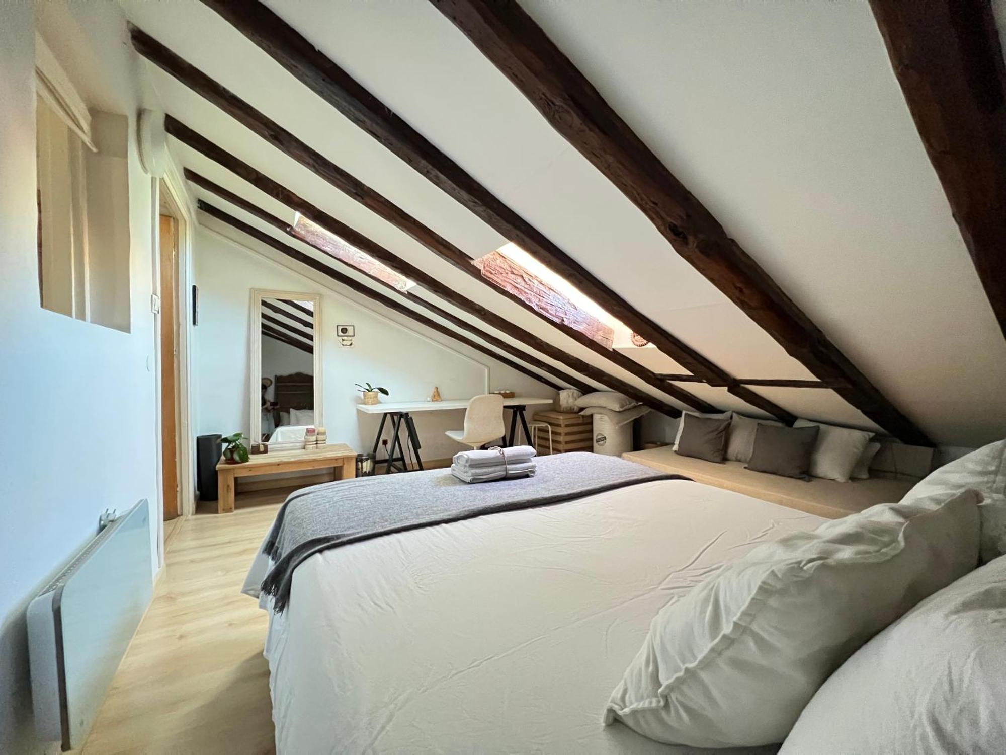 Apartment In Monumental Square Madrid Center Oda fotoğraf
